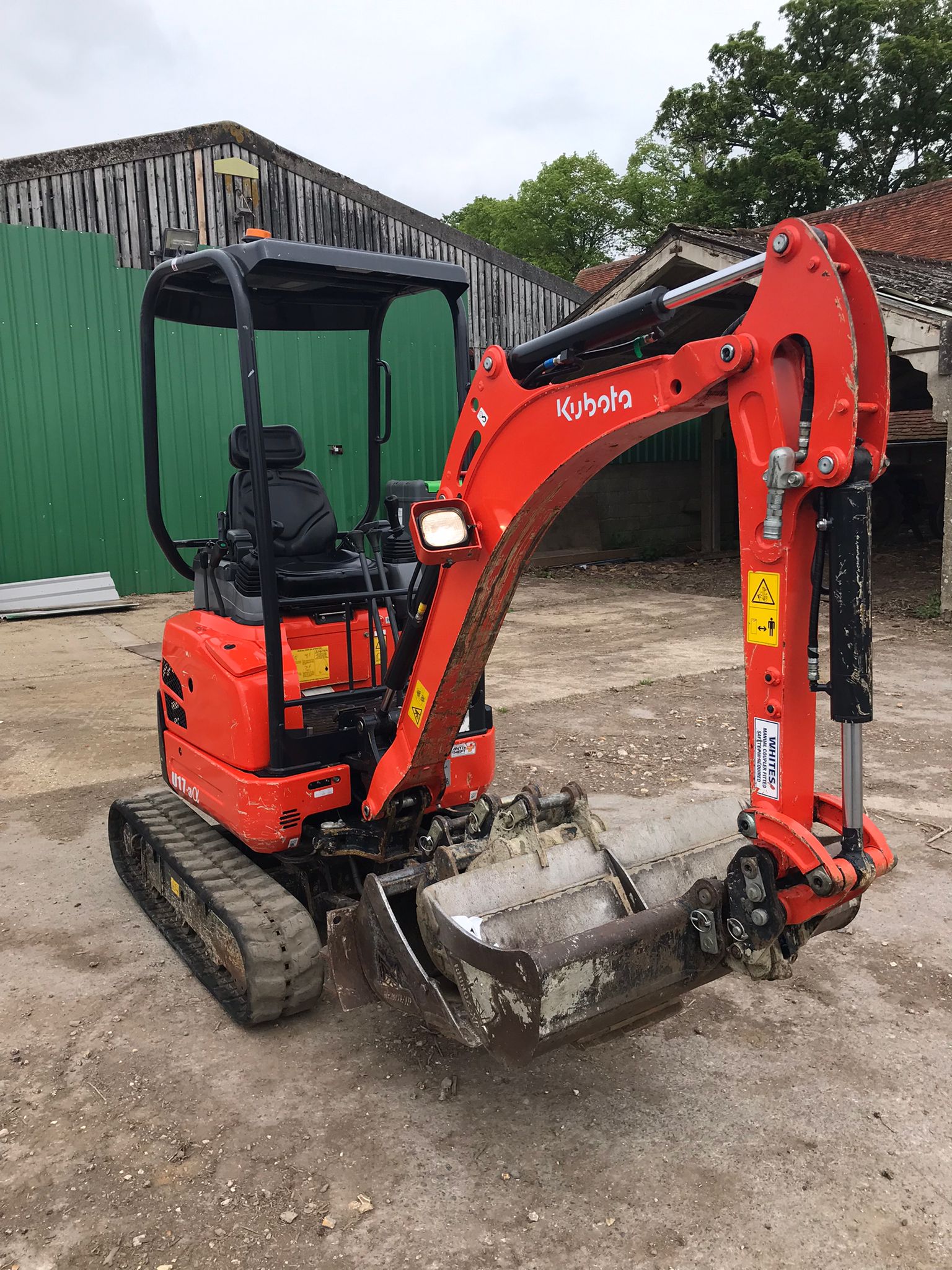 Kubota-U17-3a-3