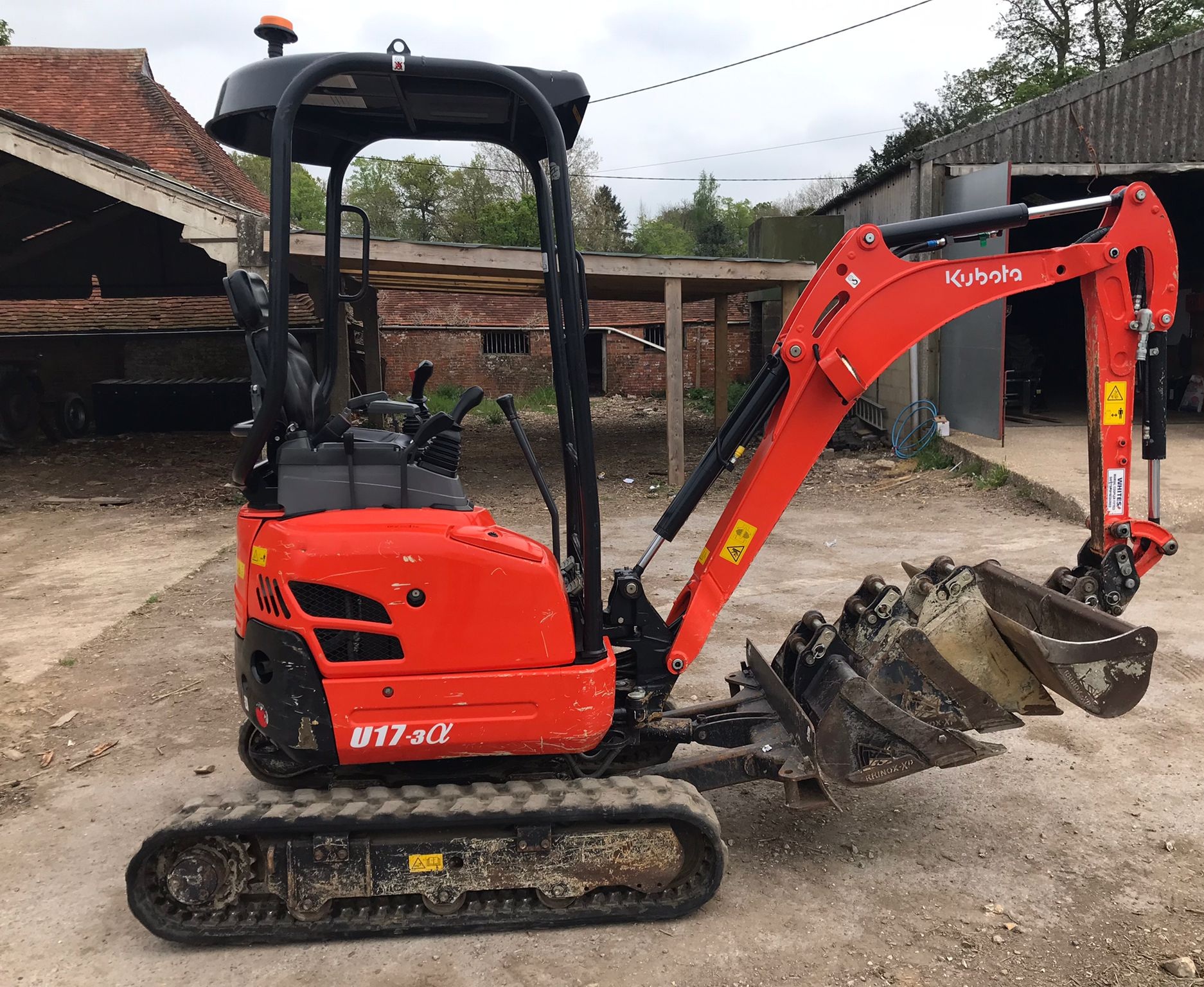 Kubota-U17-3a-4
